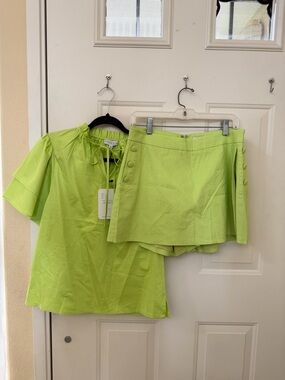 NWT S’EDGE Lime Green 2 Piece Set - Tie-Neck Top & Skort Size Medium